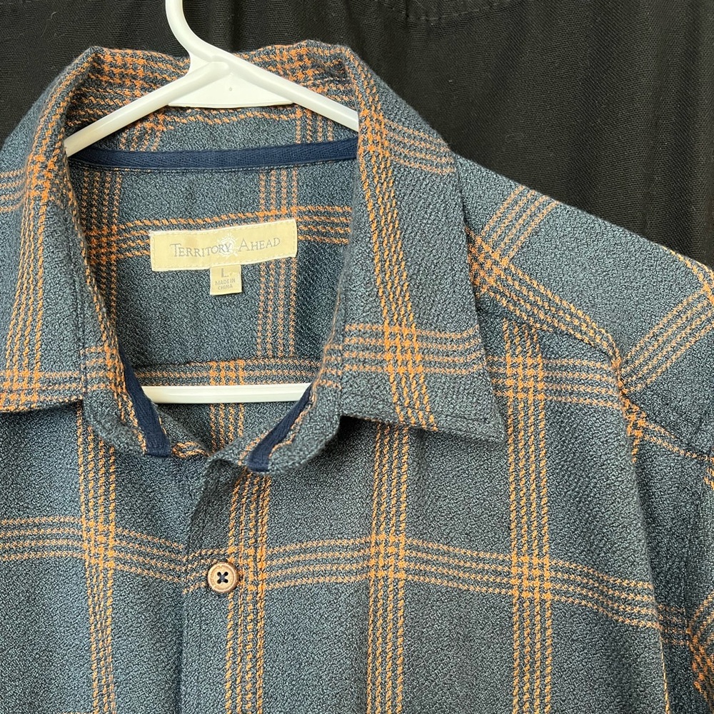 The Territory Ahead long sleeve shirt size, Large